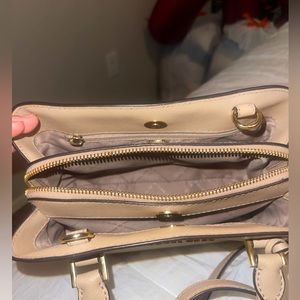 Michael kors purse with matching wallet used maybe twice great new condition